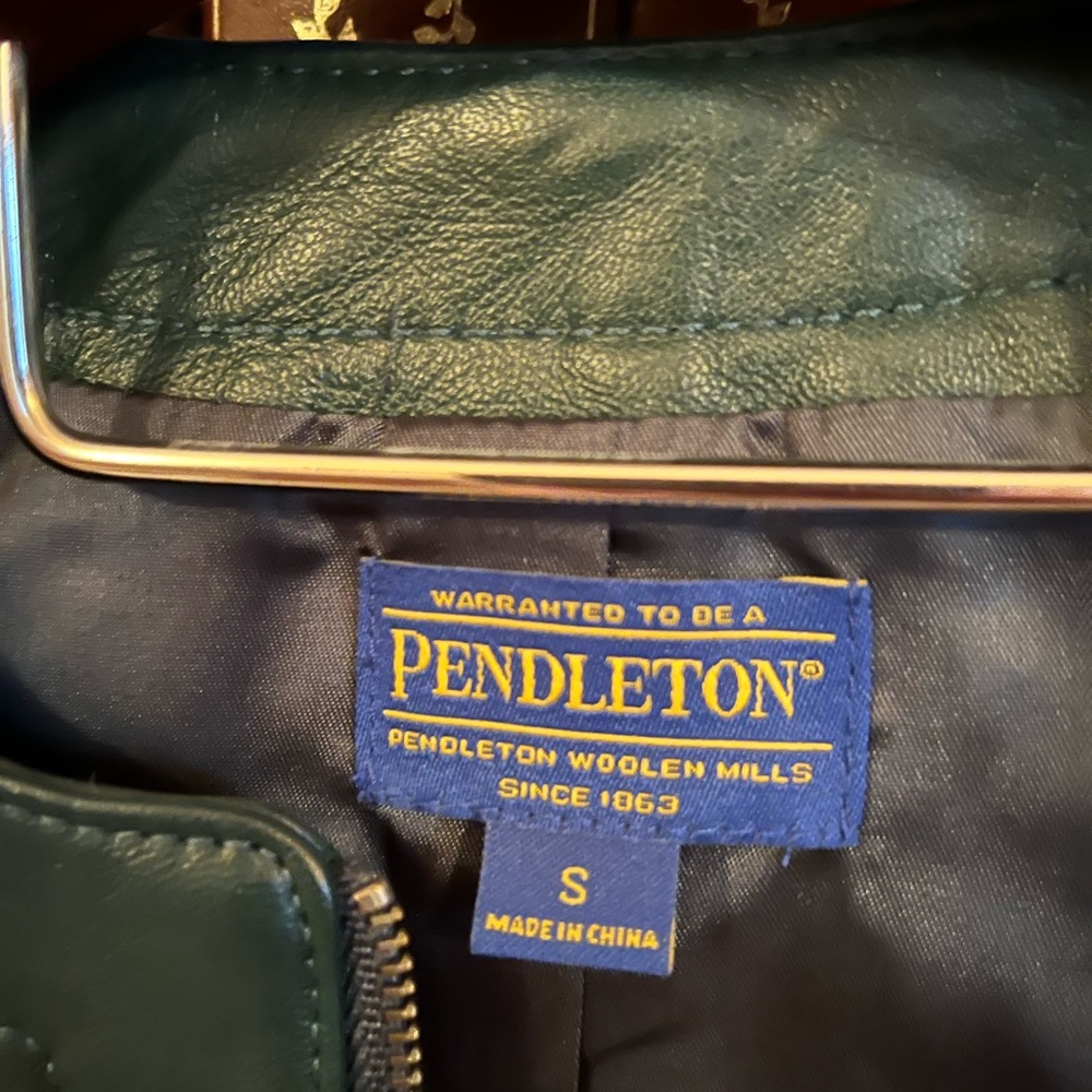 Pendleton Leather Women’s Jacket Size Small. - image 8